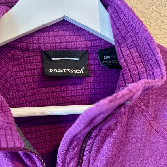 Marmot Women's Vibrant Purple Softshell Jacket Size S-Tiny hole in pics - Picture 5 of 9